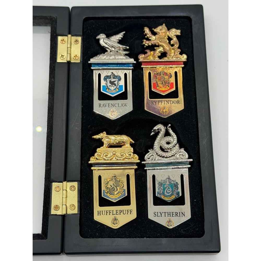 Harry Potter Noble Collection House Crest Bookmarks Set of 4 Display Case